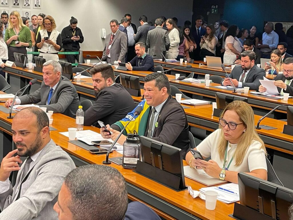 Deputado Gilvan da Federal se retrata após manifestar desejo de morte a Lula