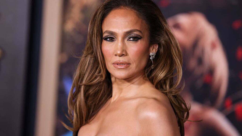 Jennifer Lopez se acidenta em ensaio e preocupa fãs
