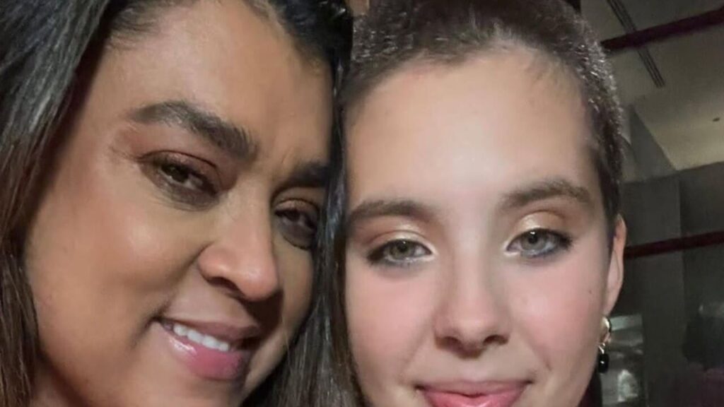 Preta Gil compartilha novas fotos com a sobrinha durante tratamento nos EUA