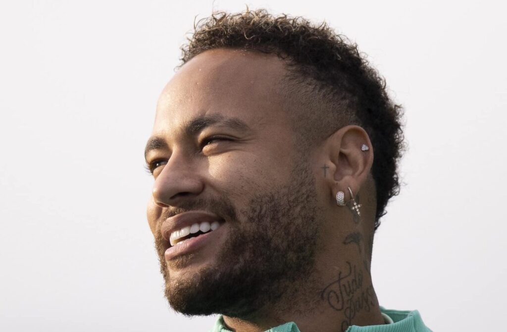 Neymar: carro de luxo custa quase 5 mil salários mínimos