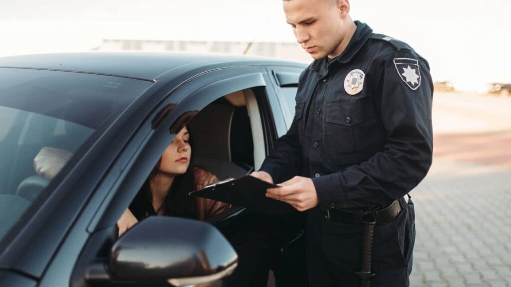 Nova lei dos retrovisores pode surpreender motoristas: saiba como evitar multas
