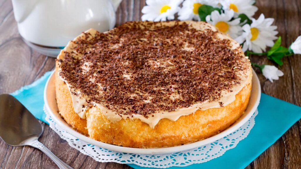 Descubra a receita do bolo de leite condensado perfeito e fofinho