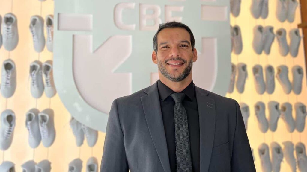 Samir Xaud assume a presidência da CBF com forte apoio