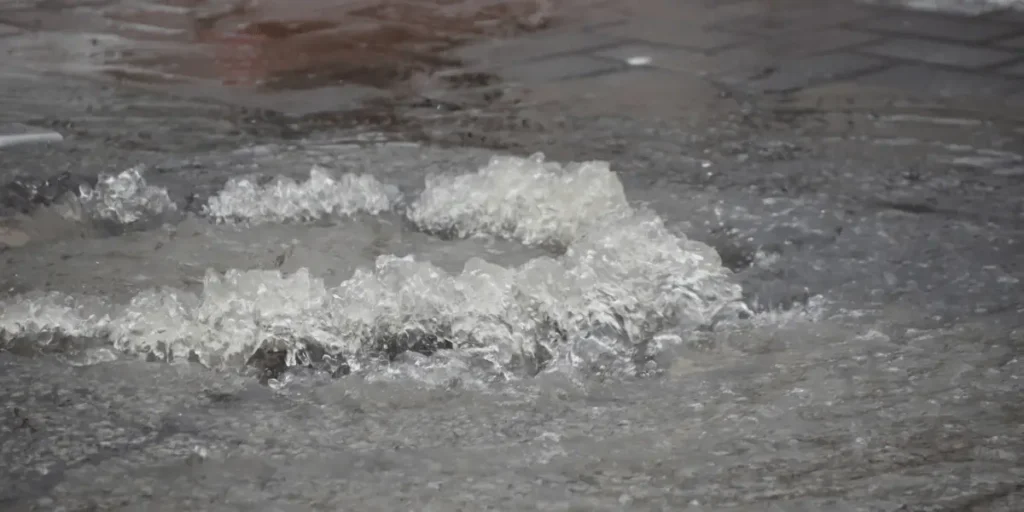 Esgoto Transborda em Dias de Chuva