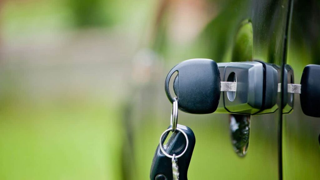 Como agir ao perder as chaves do carro em qualquer lugar -