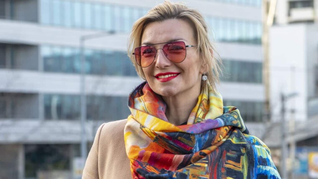 Mudanças na moda para mulheres acima dos 40 anos em destaque -
