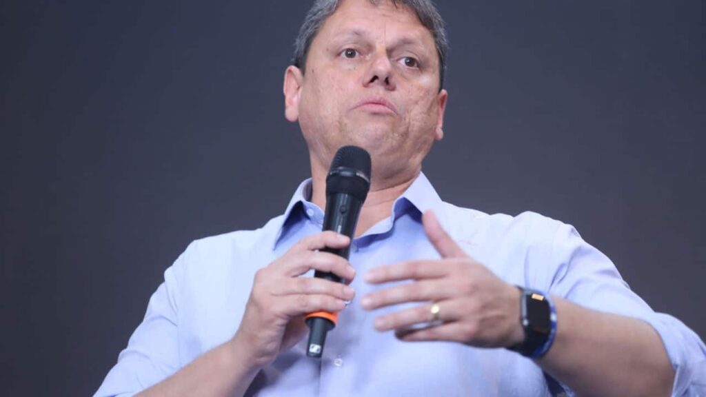 Bullying, álcool e drogas nas escolas aumentam no governo Tarcísio -