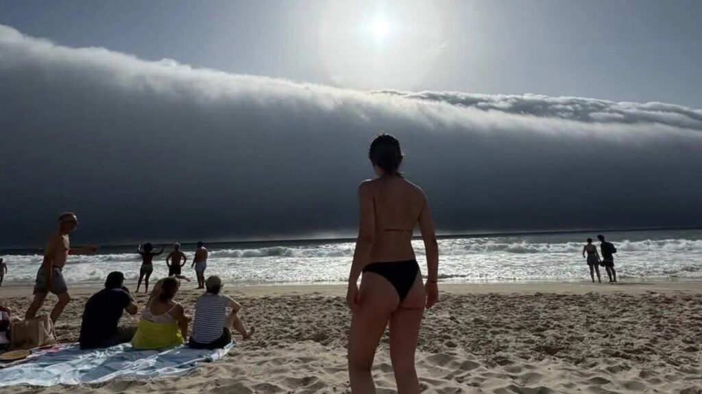 Nuvem rolo rara reaparece após 20 anos; assista ao vídeo -
