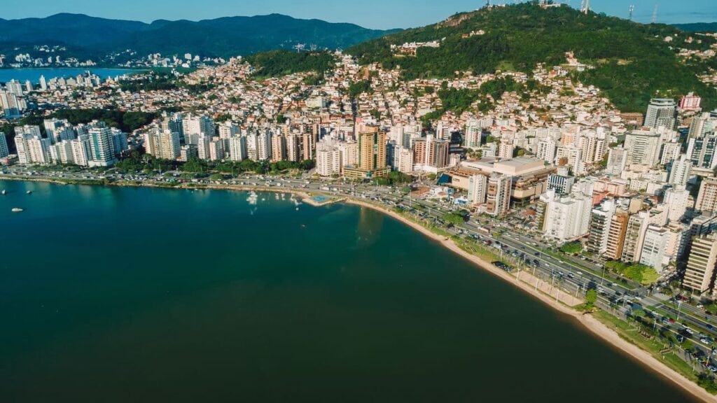 Cidade se torna destino de brasileiros em busca de bem-estar -