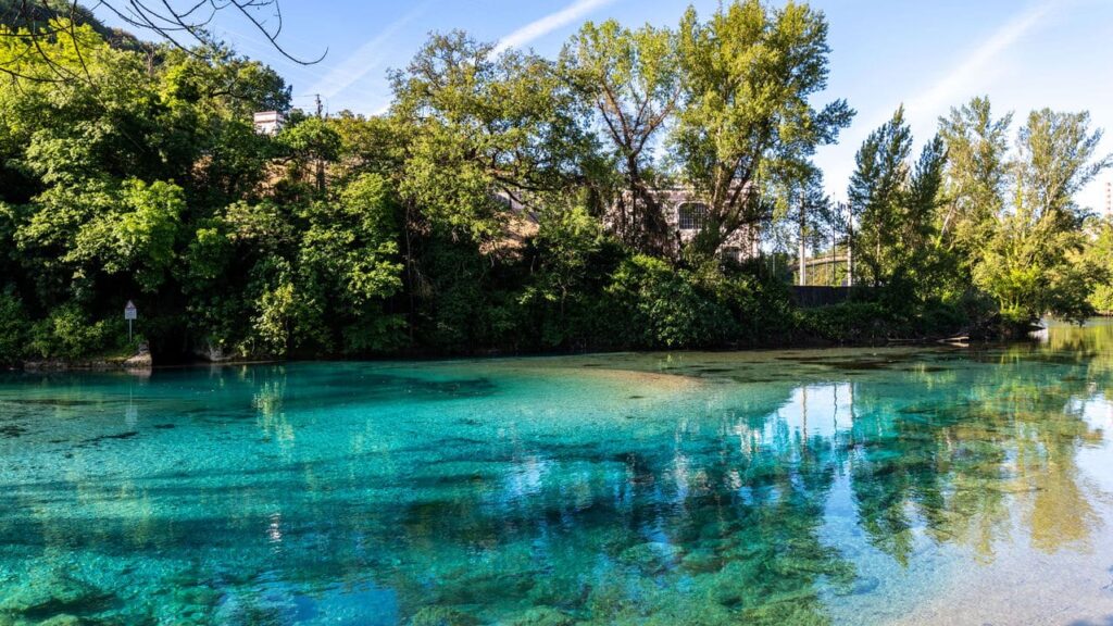 A piscina natural mais impressionante do mundo está aqui -