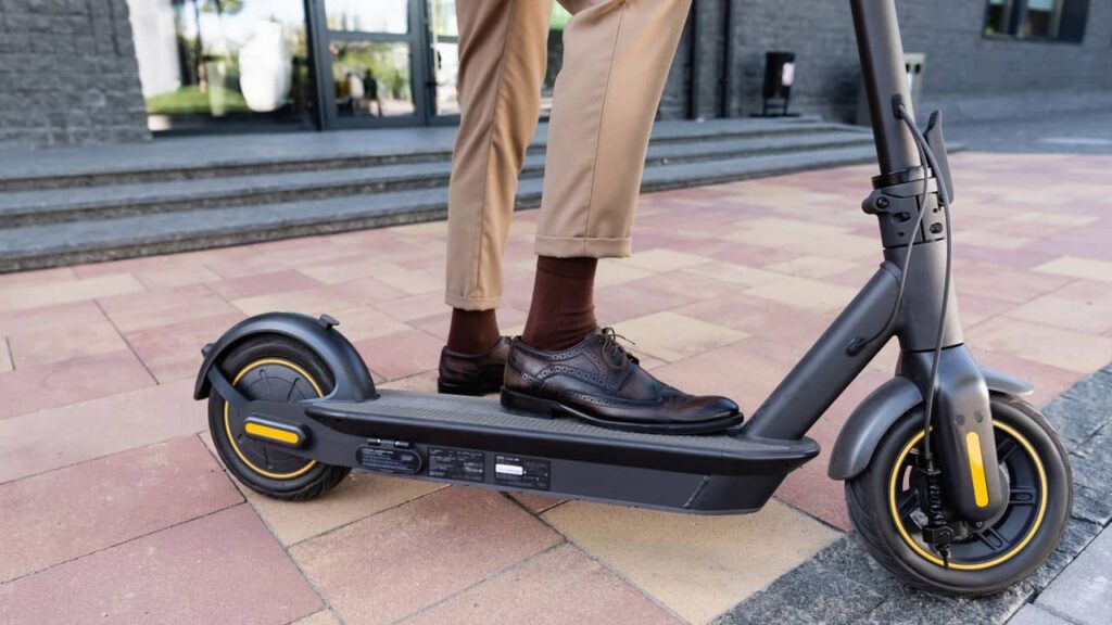 Multas para bicicleta e patinete elétrico: conheça as regras atuais -
