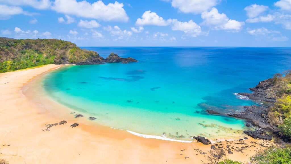 Praia brasileira é eleita a melhor do mundo; confira agora -
