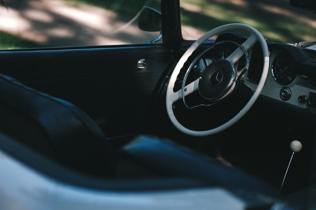 Cinco modelos de carro que começam com a letra D