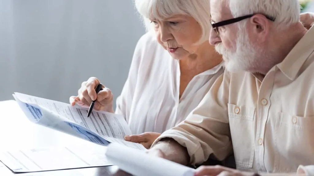 Idosos viajam gratuitamente com um documento simples desconhecido