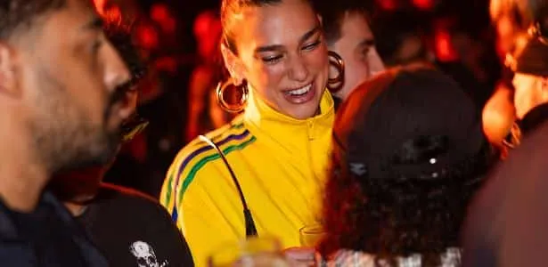 Cantora é convidada a se apresentar na Circoloco após show em SP