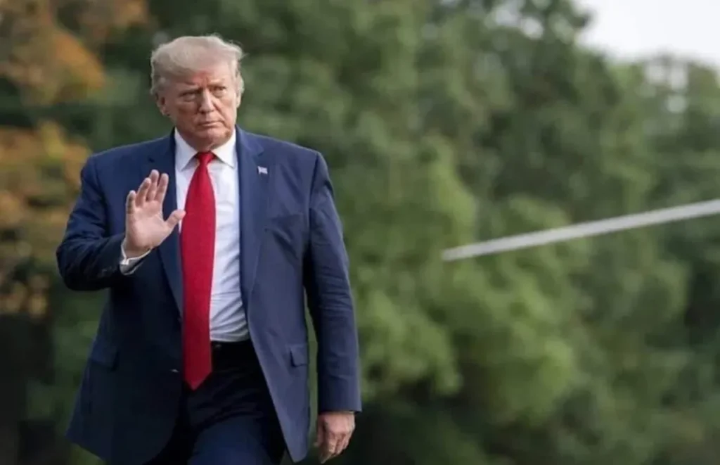 Trump pressiona Venezuela e avisa sobre ofensiva terrestre iminente