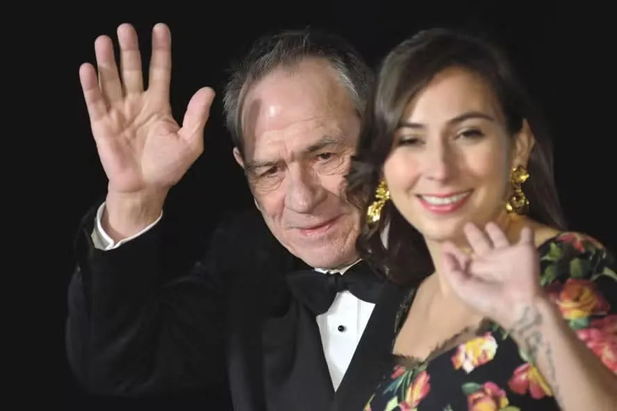Filha de Tommy Lee Jones é encontrada morta em hotel em São Francisco