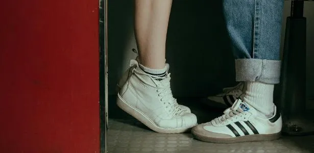 10 tênis retrô indispensáveis para o seu estilo