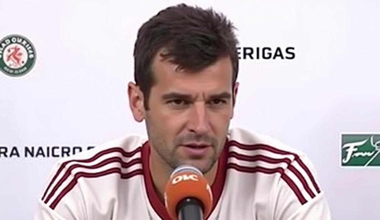 Jódar colapsa redes con camiseta en Roland Garros