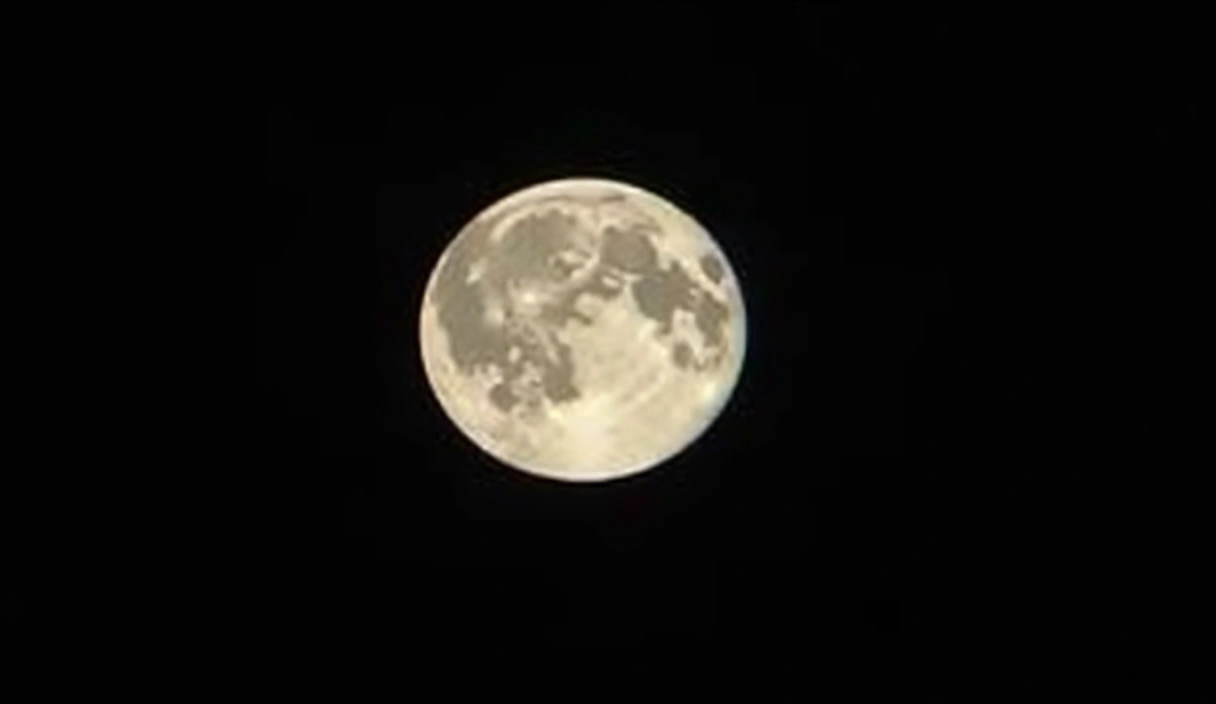 Lua azul e microlua no fim de maio