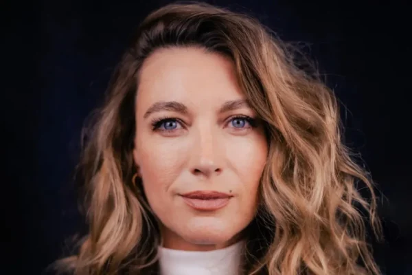 Atriz de ‘Fire Country’ entra na 2ª temporada de ‘Memória de um Assassino’
