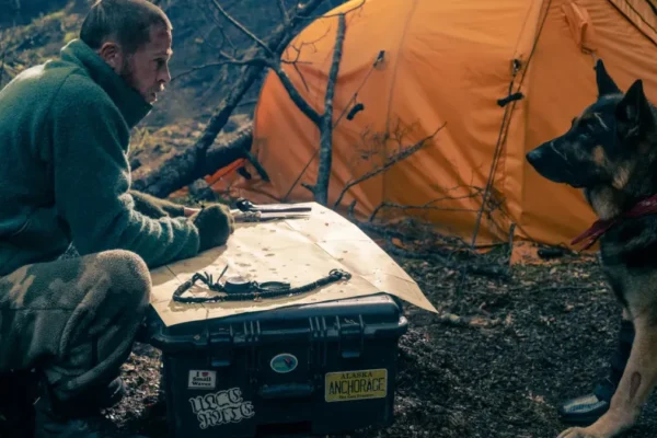 Brad Pitt e cão Odin em novo vídeo de 'Coração Selvagem