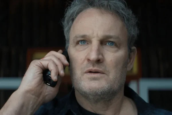 Jason Clarke entra para 'Supermax' com Will Smith