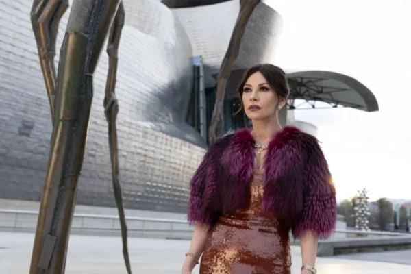 ‘Kill Jackie’: Suspense com Catherine Zeta-Jones ganha imagens