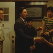 Tigre de Papel: Adam Driver e Miles Teller enfrentam a máfia russa