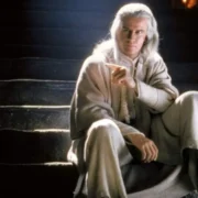 Christopher Lambert desmaia em evento com fãs nos EUA