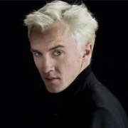 Tom Felton estende temporada final na Broadway com Harry Potter